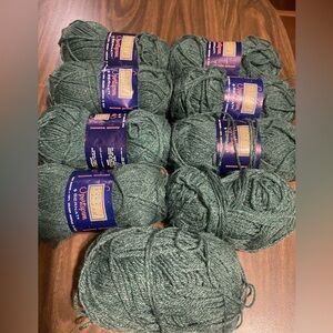 Green “Alpine Heather” Yarn Balls bundle